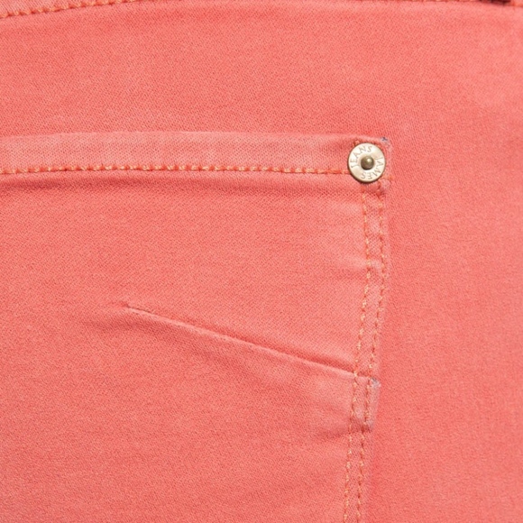 James Jeans Twiggy Jeans in Chili Slate (NWT) - Picture 6 of 8